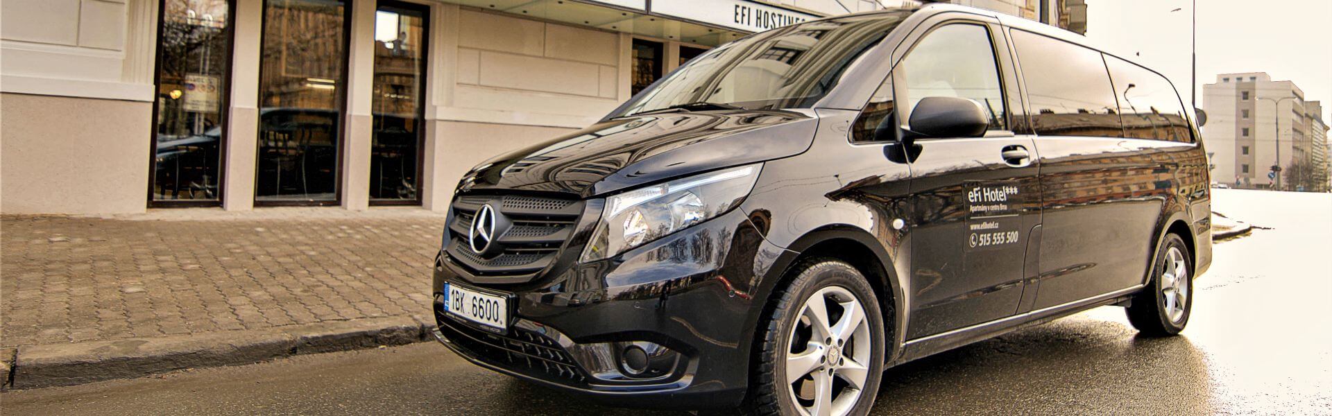 Hotelový shuttle bus